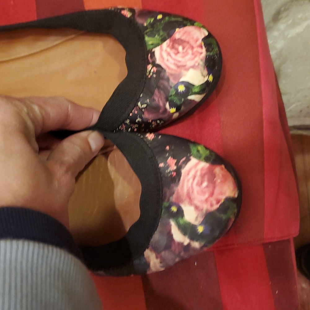 GIVENCHY FLATS SIZE 39 Floral - Black and Pink - Picture 6 of 10